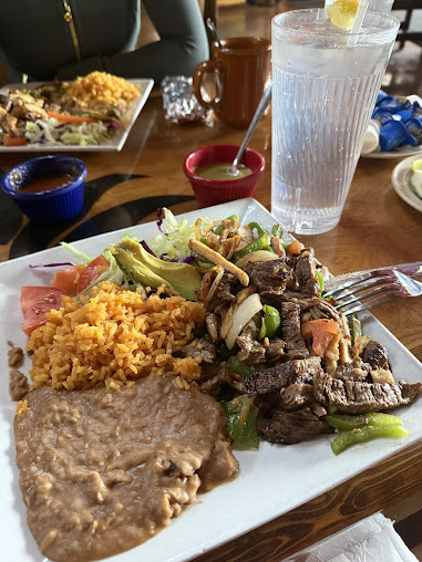 Photo Los Tres Magueyes Cantina Grill - 24