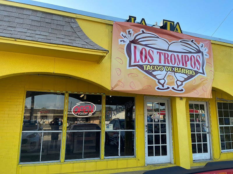 Los Trompos Tacos De Barrio