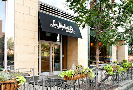 Photo Lou Malnati's Pizzeria - 24