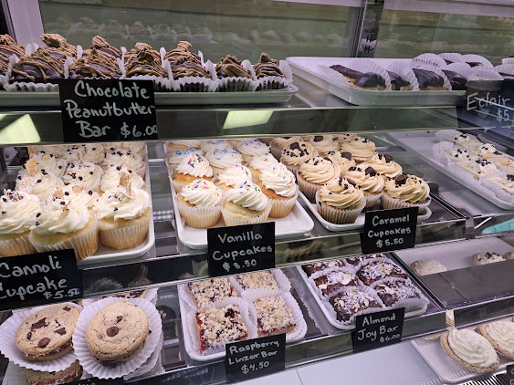 Photo Maries Italian Deli Bakery Market - 11