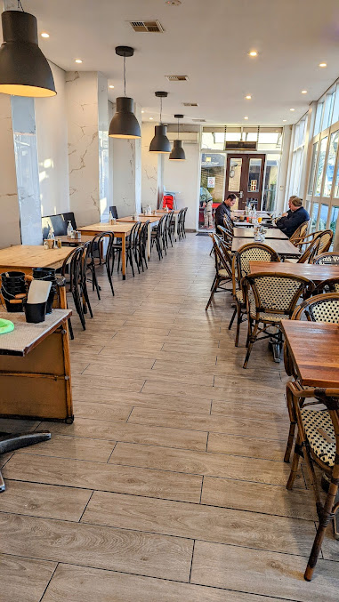 Photo Mascot Corner Cafe Bar - 19