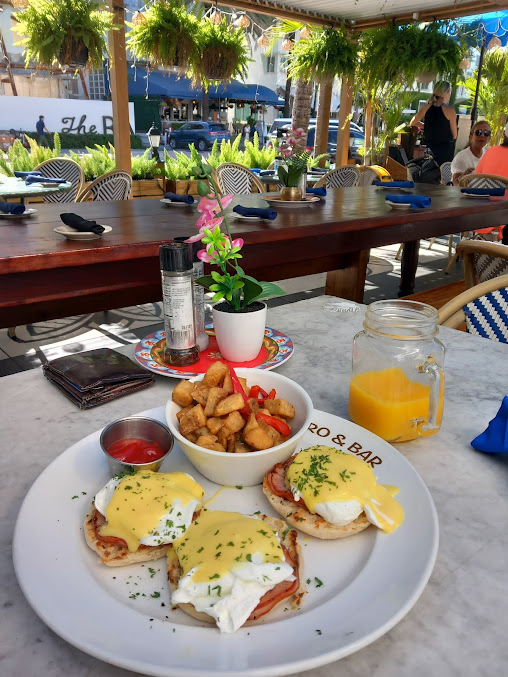 Photo Maxines Bistro And Bar American Restaurant In Miami Beach - 16
