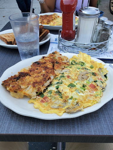 Photo Mike's Diner Of Brooklyn - 19