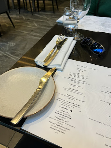 Menu Mobius Bar And Grill - 3