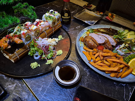 Photo Moi Sunrise Sushi Grill Asia Fusion - 11