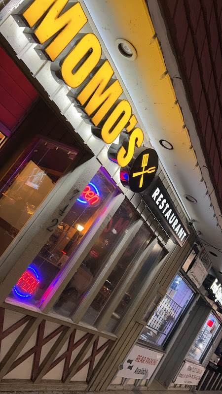 Momos Restaurant And Social Lounge