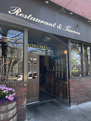 Photo Monument Charlestown Restaurant & Tavern - 11