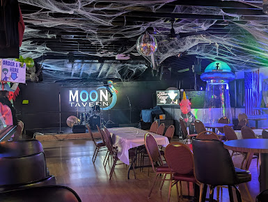 Photo Moon Tavern & Entertainment Complex - 4