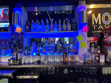 Photo Moon Tavern & Entertainment Complex - 10