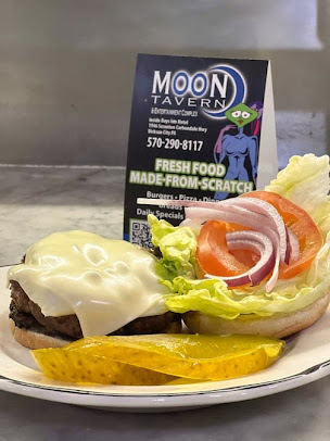 Photo Moon Tavern & Entertainment Complex - 11