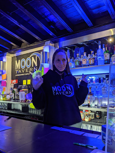 Photo Moon Tavern & Entertainment Complex - 23