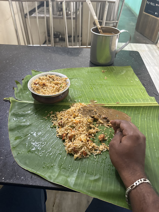 Photo Mythili Mess - 7