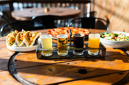 Photo Nashoba Club Pizza & Taproom - 10