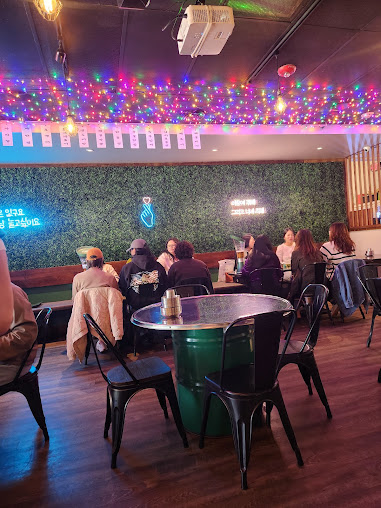 Photo New Village Gastropub & Karaoke - 26