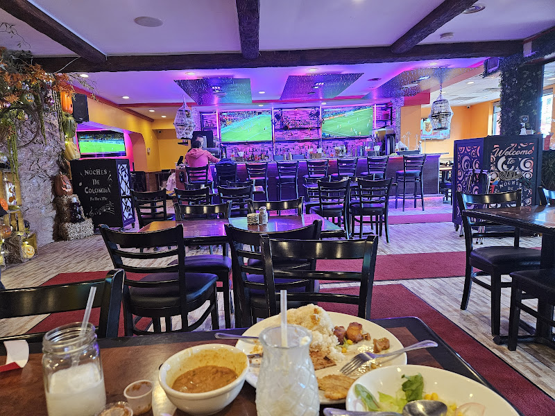 Noches De Colombia Belleville