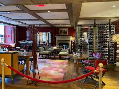 Photo Oak Long Bar + Kitchen - 12