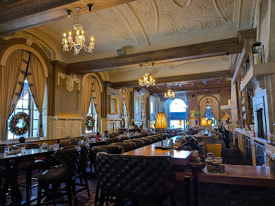 Photo Oak Long Bar + Kitchen - 21