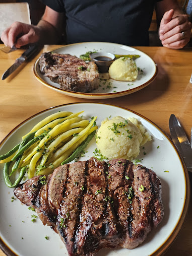 Photo Old Trail Tavern Steak - 11