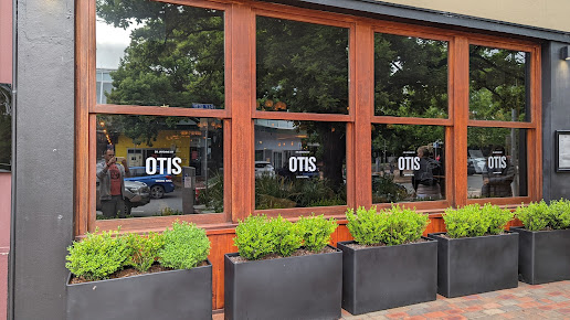 Photo Otis Dining Hall - 14