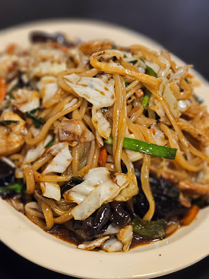 Photo Paik's Noodle Glenview - 24