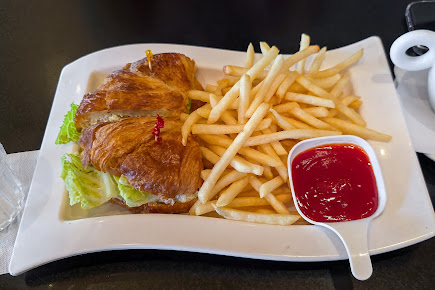Photo Panya Bistro & Bakery - 25