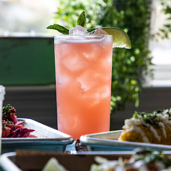 Photo Papis Taqueria Featuring Cachitas Kitchen - 13
