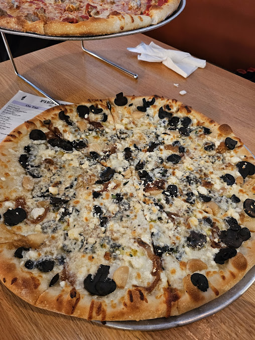Photo Pies Pints Noblesville In - 14