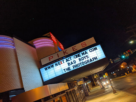 Photo Pikes Cinema Bar And Grill - 13