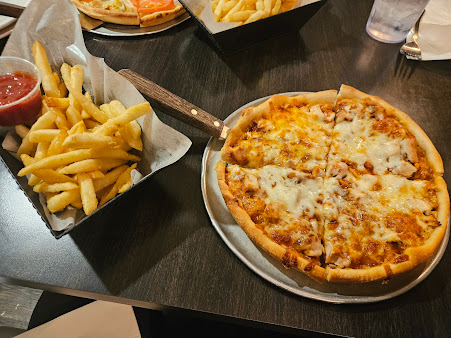 Photo Pizzazz Pizza Mayfield Village - 21