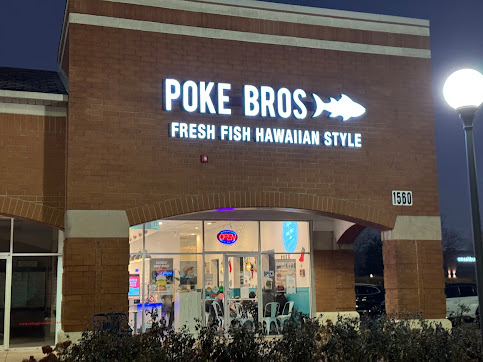 Photo Poke Bros Woodfield Village Green - 13