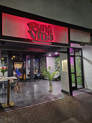 Photo Pura Vida Cocktail Bar Restaurant - 10