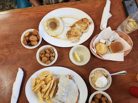 Photo Rainbow Family Restaurant High Point - 18