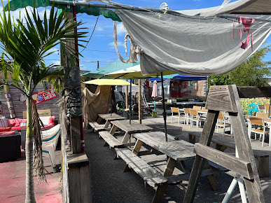 Photo Red Tiki Bar And Grill - 21