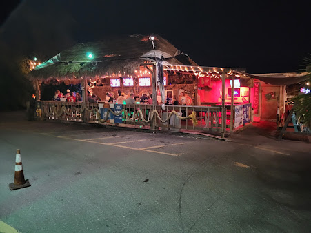 Photo Red Tiki Bar And Grill - 29