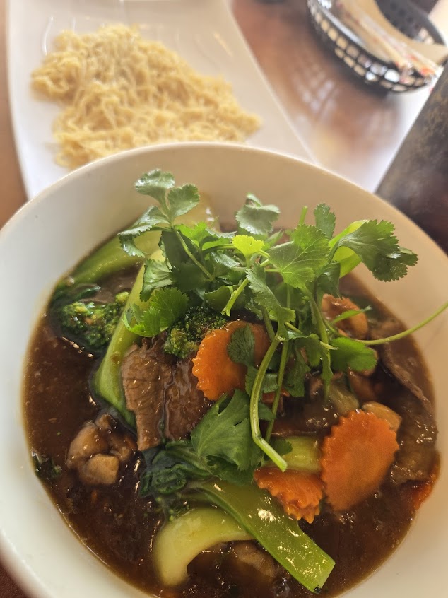 Photo Red Top Kitchen Noodle House - 16