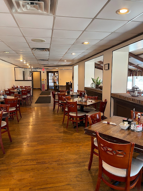 Photo Rise N Dine Breakfast Lunch Restaurant - 10