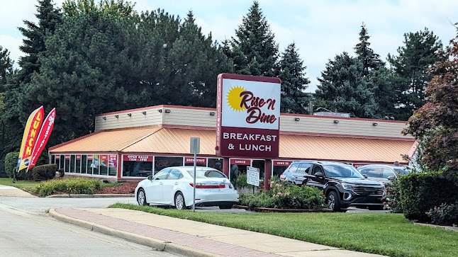 Photo Rise N Dine Breakfast Lunch Restaurant - 16
