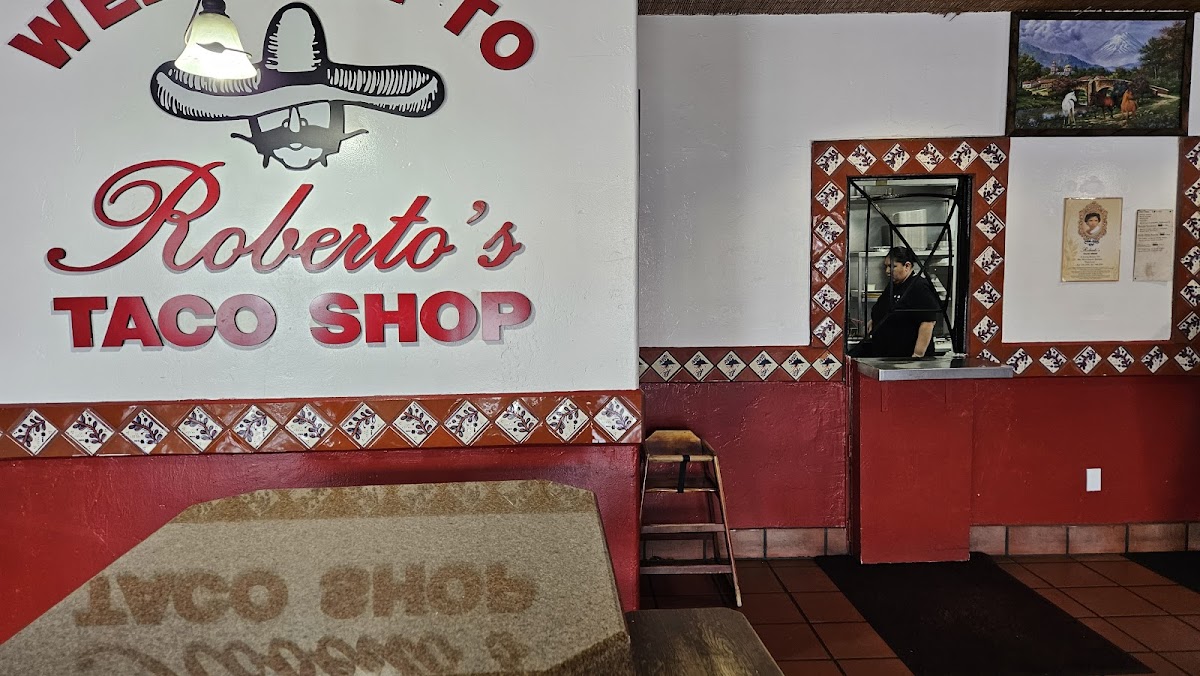 Robertos Taco Shop Bay Park