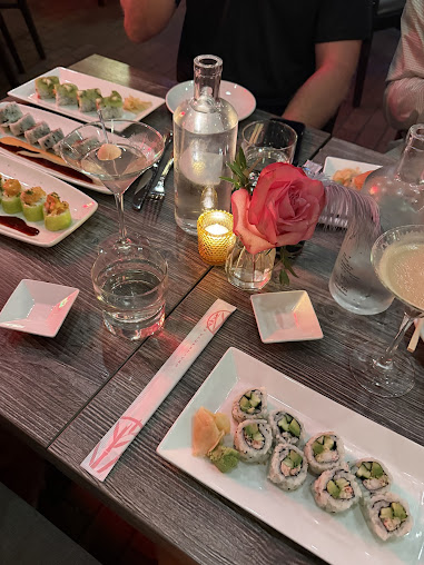 Photo Rose Ivy Steak Sushi Cocktails - 21