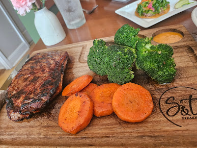 Photo S & T Steakhouse - 16