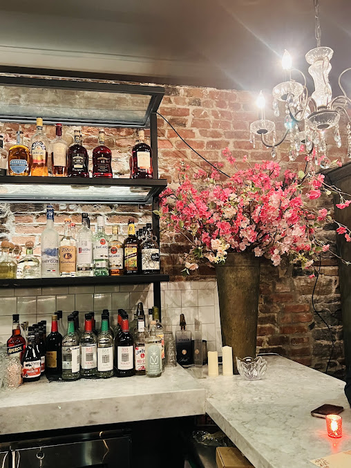 Photo Saint Restaurant Bar & Speakeasy - 27
