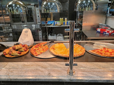 Photo Sarokis Crispy Chicken Pizza Royal Oak - 22