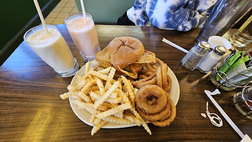 Photo Shady Glen Restaurant And Ice Cream Parlor - 24