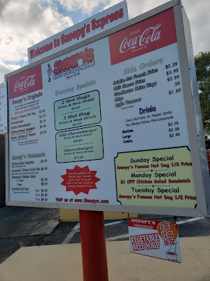 Menu Snoopy's Hot Dogs & More - 4