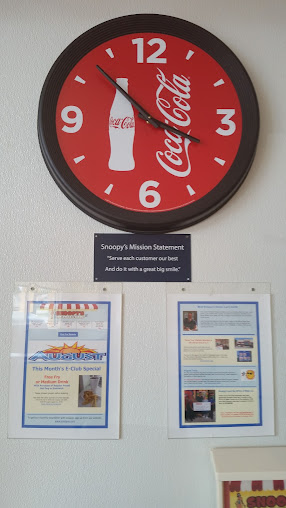 Menu Snoopy's Hot Dogs & More - 7