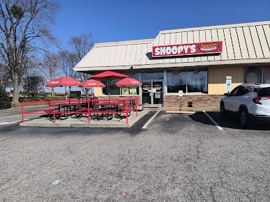 Photo Snoopy's Hot Dogs & More - 20