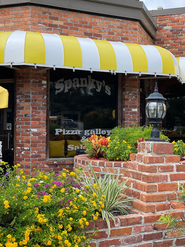 Spankys Southside Pizza Galley And Saloon