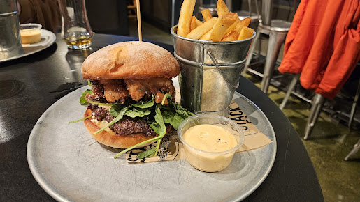 Photo Stack 571 Burger And Whiskey Bar Kirkland - 11