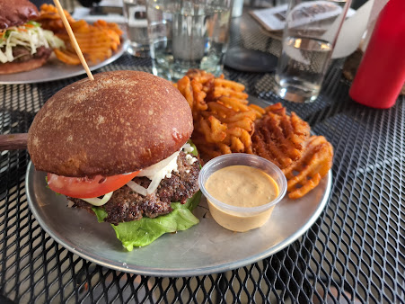 Photo Stack 571 Burger And Whiskey Bar Kirkland - 22