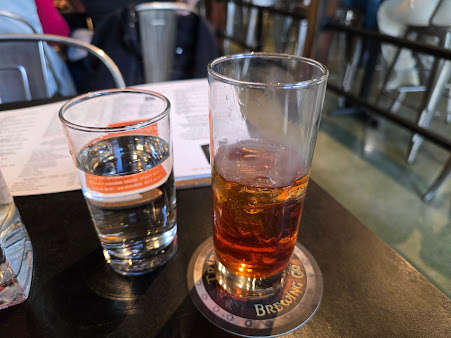 Photo Stack 571 Burger And Whiskey Bar Kirkland - 26